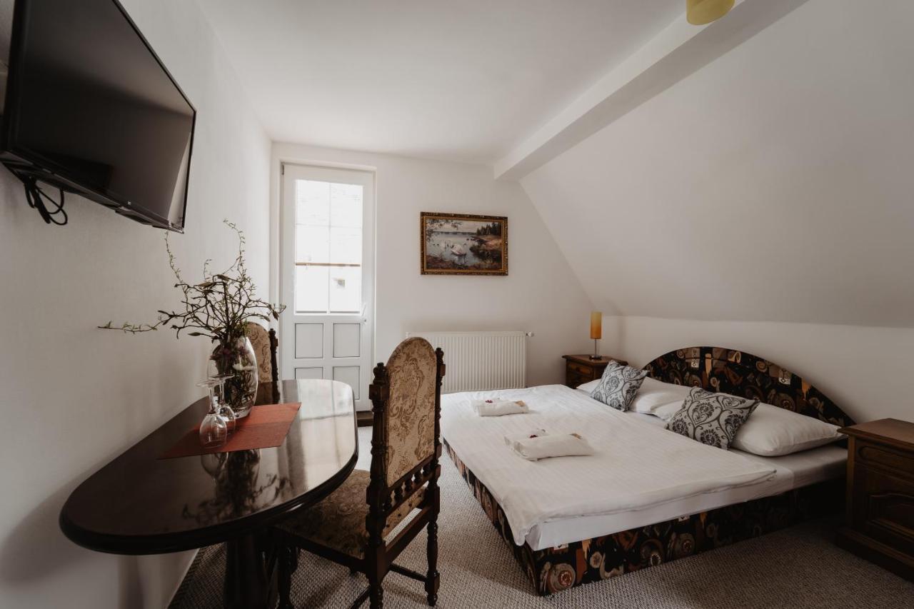 Hotel U Lipy Hřensko Kültér fotó